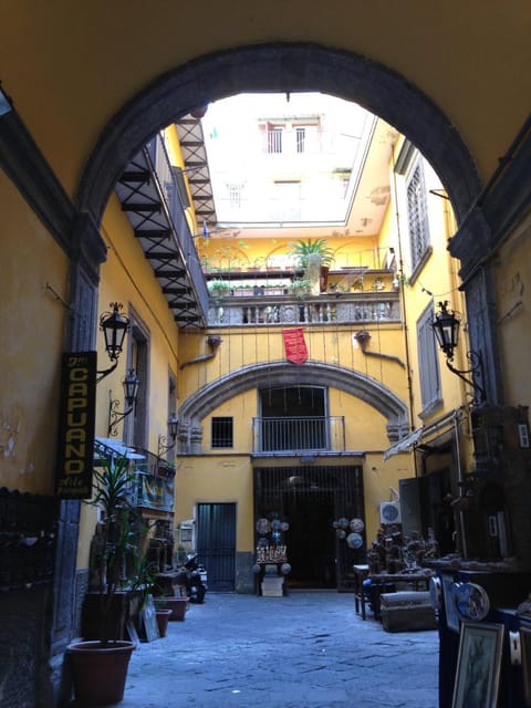 Facade/entrance, Balcony/Terrace