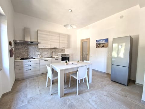 Kitchen or kitchenette, Dining area, dishwasher, oven, stove