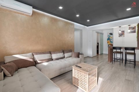 TV and multimedia, Living room, Photo of the whole room, Seating area, air conditioner