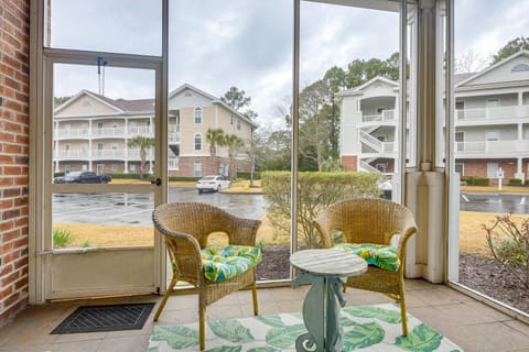 3 Mi to Beach North Myrtle Beach Condo with Patio! Apartment in North Myrtle Beach