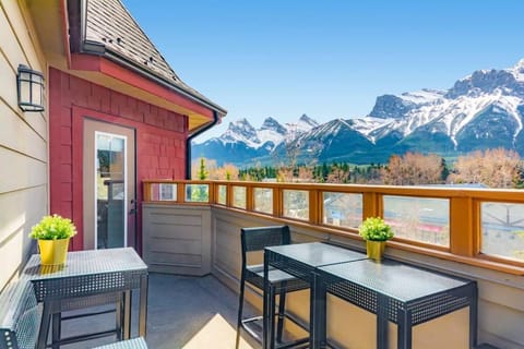 Property building, Patio, Nearby landmark, Spring, Day, Natural landscape, View (from property/room), Balcony/Terrace, Balcony/Terrace, Mountain view