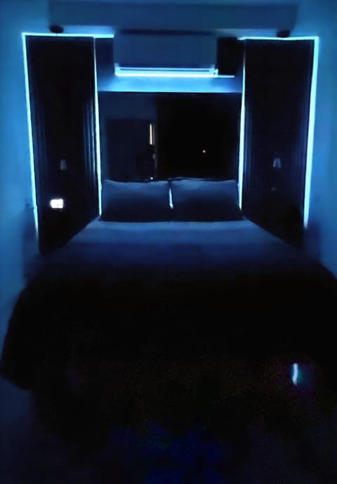 Bed, Bedroom, air conditioner