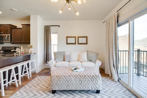 Walkable Lynchburg Condo with Private Balcony Apartment in Madison Heights