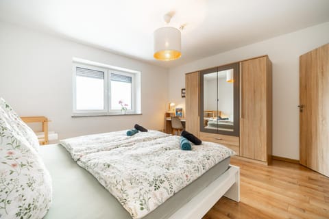 Bed, Bedroom, wardrobe