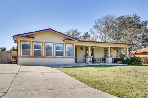 Pet-Friendly Fort Walton Beach Home 4 Mi to Ocean House in Fort Walton Beach