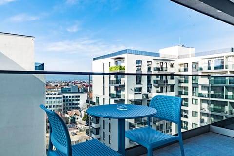 Balcony/Terrace, Seating area, City view