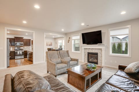 Modern Eugene Home 2 Mi to University of Oregon! House in Springfield