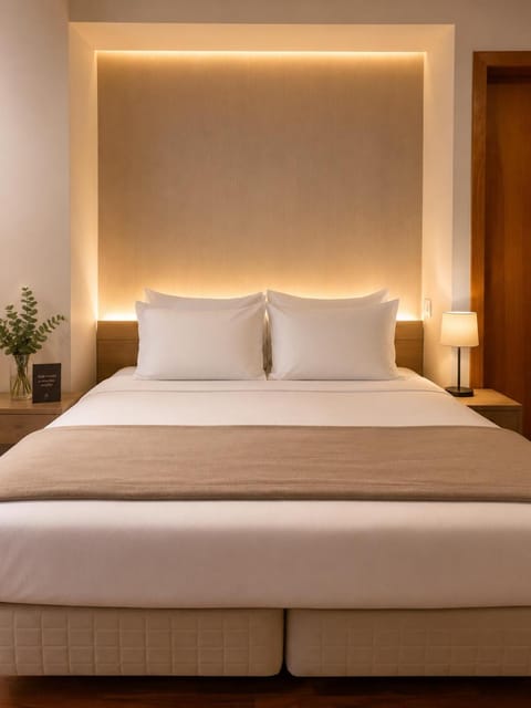 Property building, Restaurant/places to eat, Hot Tub, Sauna, TV and multimedia, Fitness centre/facilities, Swimming pool, Breakfast