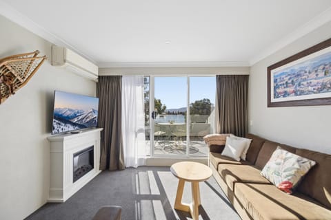 Balcony/Terrace, Living room, fireplace