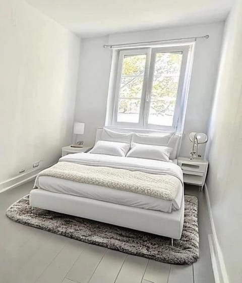 Rive Gauche F centre - gare - aéroport Apartment in Charleroi