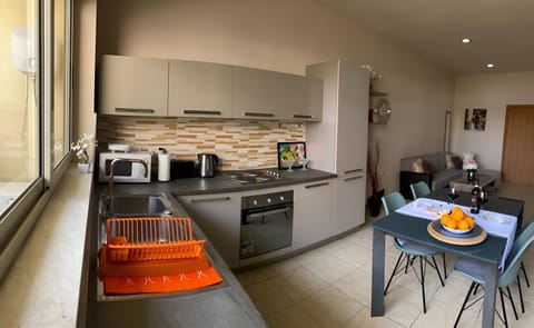 Photo of the whole room, Dining area, minibar, pet friendly, kitchen