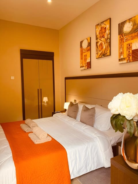 Bed, Bedroom, towels, wardrobe