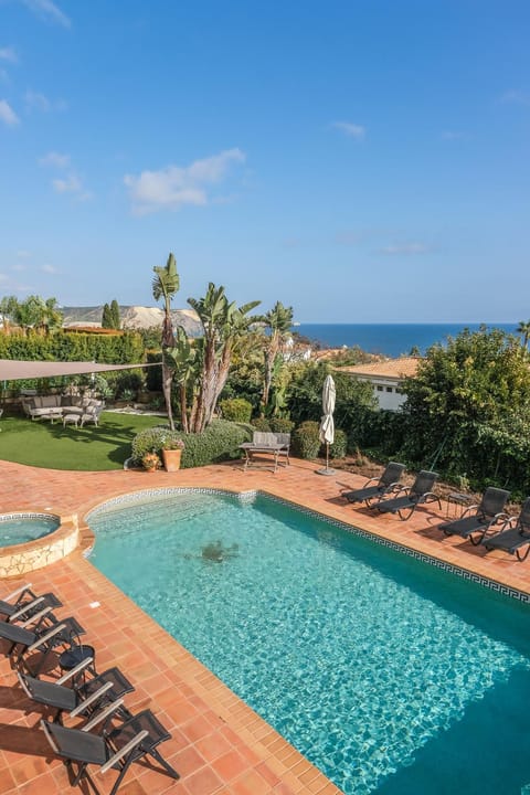 Day, Natural landscape, Pool view, Sea view, Swimming pool, sunbed