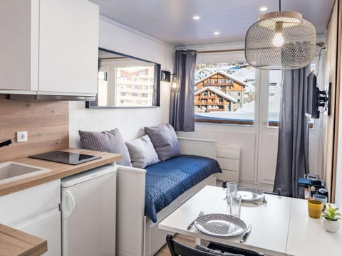 Appartement rénové 18m², Val Thorens - 2 pers, balcon, proche pistes - FR-1-637-77 Apartment in Val Thorens