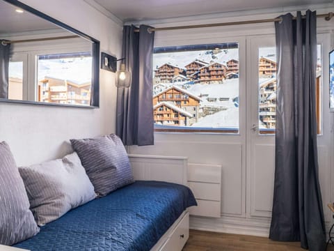 Appartement rénové 18m², Val Thorens - 2 pers, balcon, proche pistes - FR-1-637-77 Apartment in Val Thorens