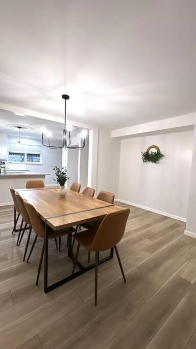 Kitchen or kitchenette, Seating area, Dining area