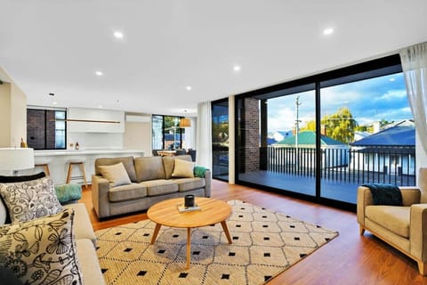 Stunning Apartment in the CBD with Parking & WiFi House in Launceston