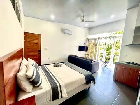 TV and multimedia, Photo of the whole room, Bedroom