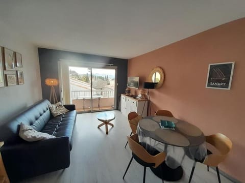 Cosy Studio 3mn de la mer Clim Parking Wifi Apartment in Sanary-sur-Mer