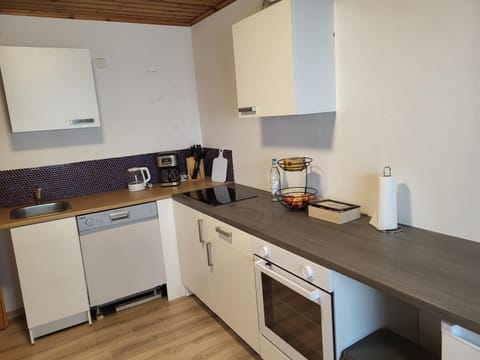 Coffee/tea facilities, Kitchen or kitchenette, dishwasher, pet friendly, stove, toaster