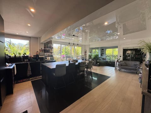 Natural landscape, Banquet/Function facilities, Seating area, kitchen