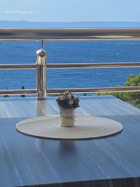 Apartman Royal Lara Apartment in Brela