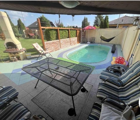 Balcony/Terrace, Swimming pool