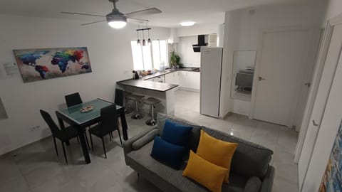TV and multimedia, Kitchen or kitchenette, Living room, Seating area, Dining area, heating, internet, microwave, stove, washing machine, dryer, air conditioner