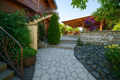 Property building, Restaurant/places to eat, Swimming pool, Breakfast
