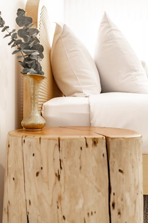 Discover - Ebenezer Bicheno House in Bicheno