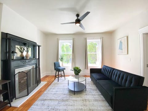 Living room, Seating area, fireplace