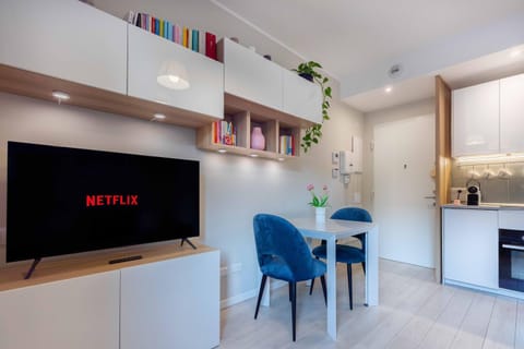 TV and multimedia, Kitchen or kitchenette, Seating area, Dining area