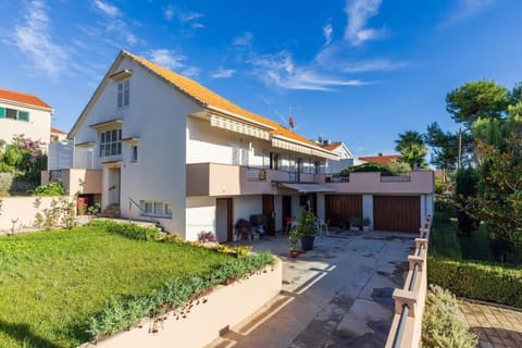 Property building, Garden, Garden view
