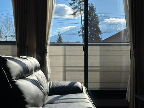 Day, Natural landscape, Living room, Mountain view