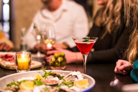 Restaurant/places to eat, Food close-up, Drinks, Alcoholic drinks, Non alcoholic drinks