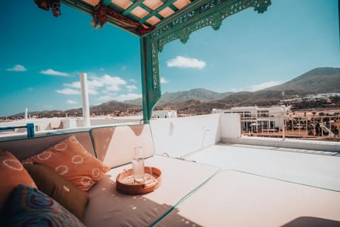 View (from property/room), Balcony/Terrace, Seating area, Mountain view