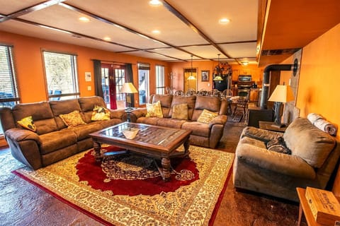 Living room, Seating area