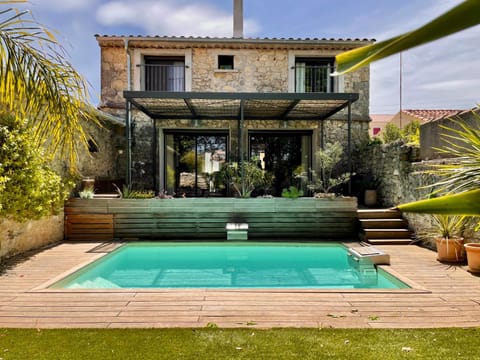 Property building, Patio, Garden, Garden view, Pool view, Swimming pool