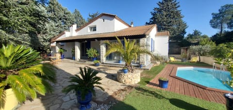 Property building, Patio, Garden