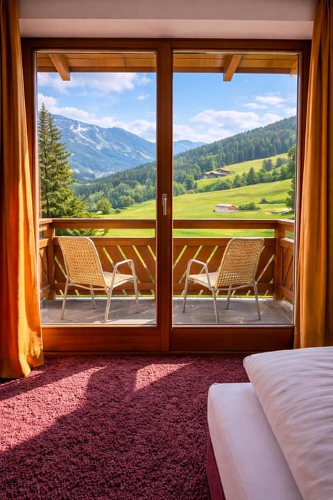 Day, View (from property/room), Photo of the whole room, Bedroom, Mountain view
