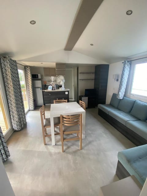 mobil home 394 - Domaine de Kerlann Campground/ 
RV Resort in Pont-Aven