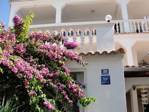 Apartmani Božena Jelušić Apartment in Tisno