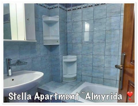 Stella Apartment in Almyrida slechts 350m vanaf het strand, auto huren niet nodig Apartment in Crete