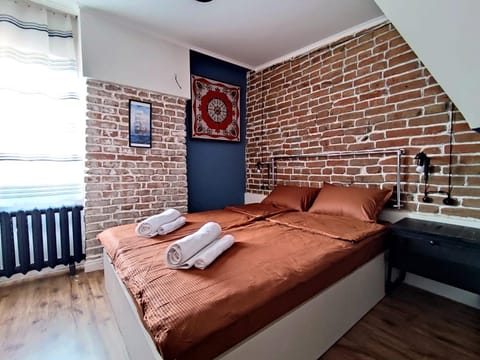 Bed, Photo of the whole room, towels