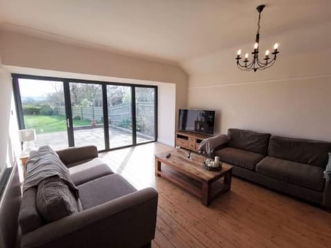 Gorgeous 3/4 bedroom bungalow House in Aylesbury