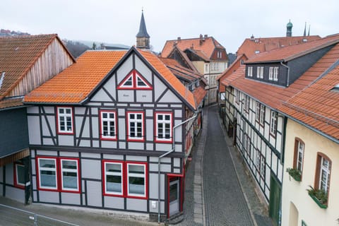 Property building, Street view, Location