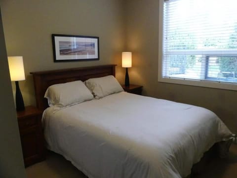 Island Waterfront Resort - Ocean View Townhouse House in Vancouver Island