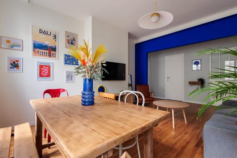 Communal lounge/ TV room, Living room, Meals