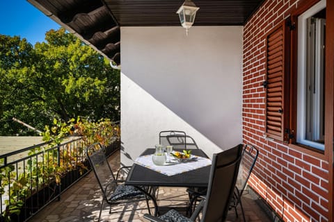 View (from property/room), Balcony/Terrace