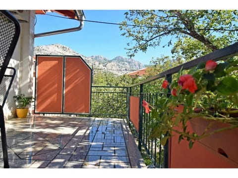 View (from property/room), Balcony/Terrace, Mountain view
